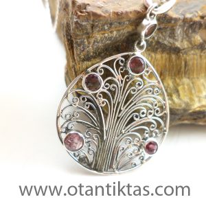 PEMBE TURMALİN TAŞI KOLYE