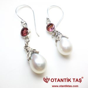 İNCİ VE TURMALİN KÜPE