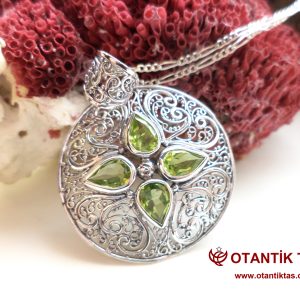 Peridot Taşı Kolye