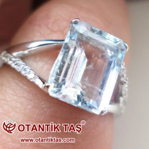 Akuamarin Altın Yüzük