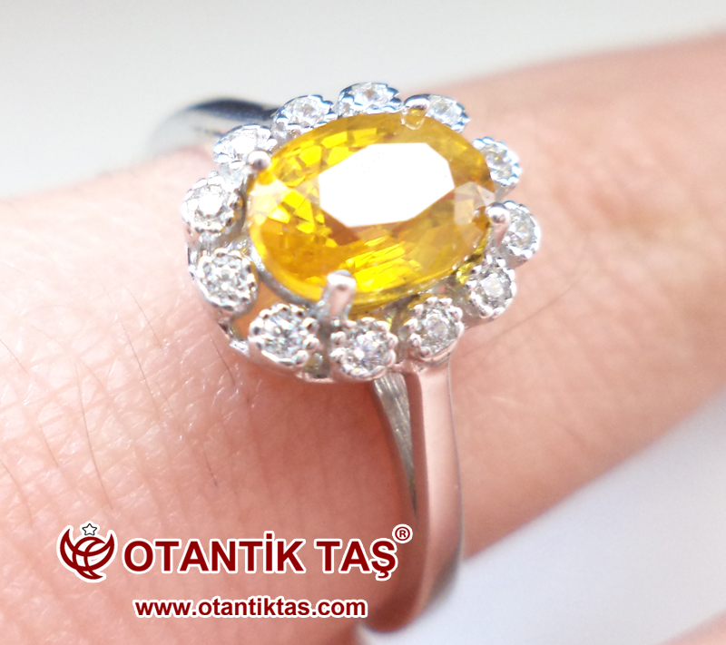 Seylan Sarı Safir Taşı Altın Yüzük