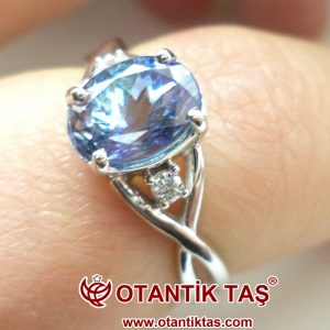 Tanzanit Taşı Altın Yüzük