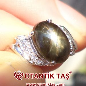 Siyah Yıldız Safir Altın Yüzük