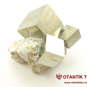 KÜBİK PİRİT