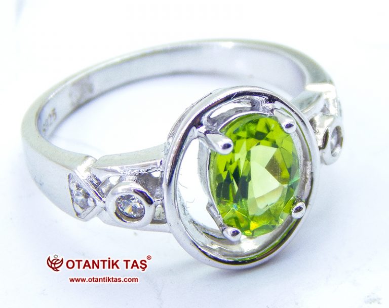 Peridot Taşı Yüzük