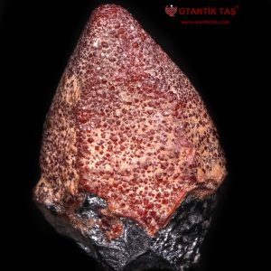 Garnet Hematit