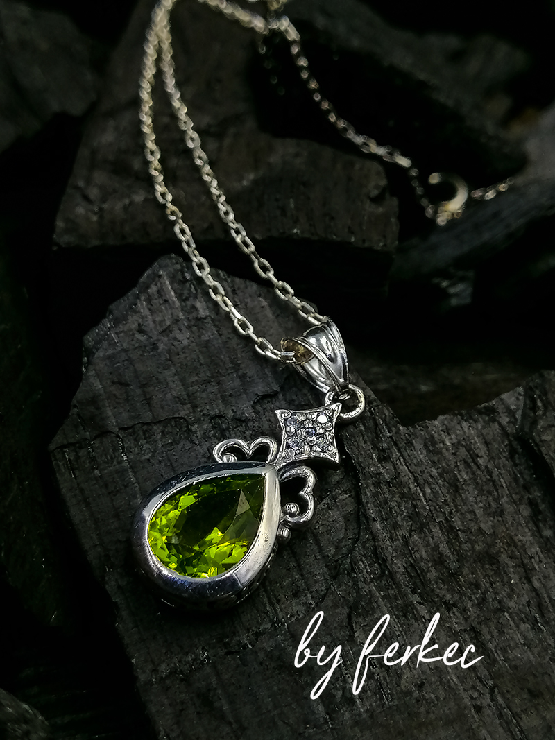 Peridot Taşı Kolye